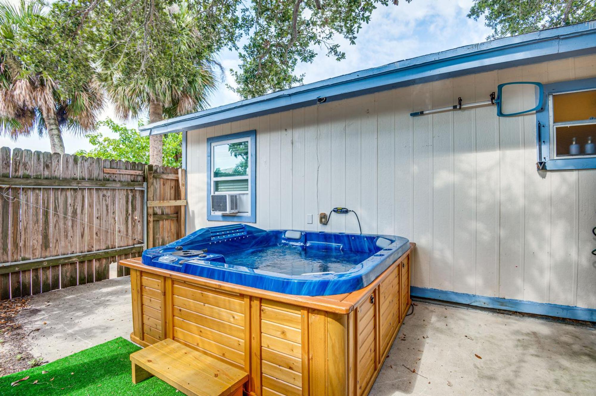 Cape Canaveral Cottage With Hot Tub Walk To Beach מראה חיצוני תמונה